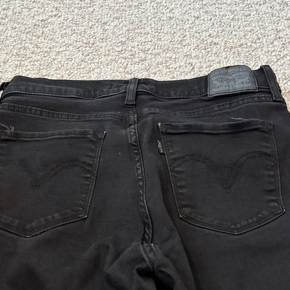 Levi's Women's Black Straight Leg Jeans - Picture 4 of 5